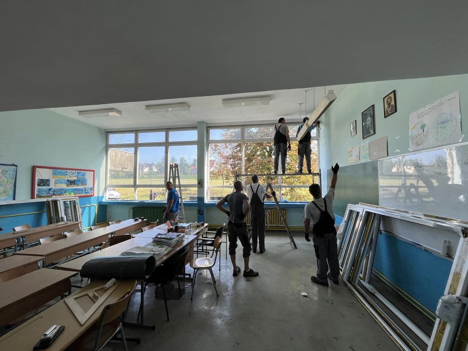  РАДОВИ НА УРЕЂЕЊУ ШКОЛЕ У БАЋЕВЦУ