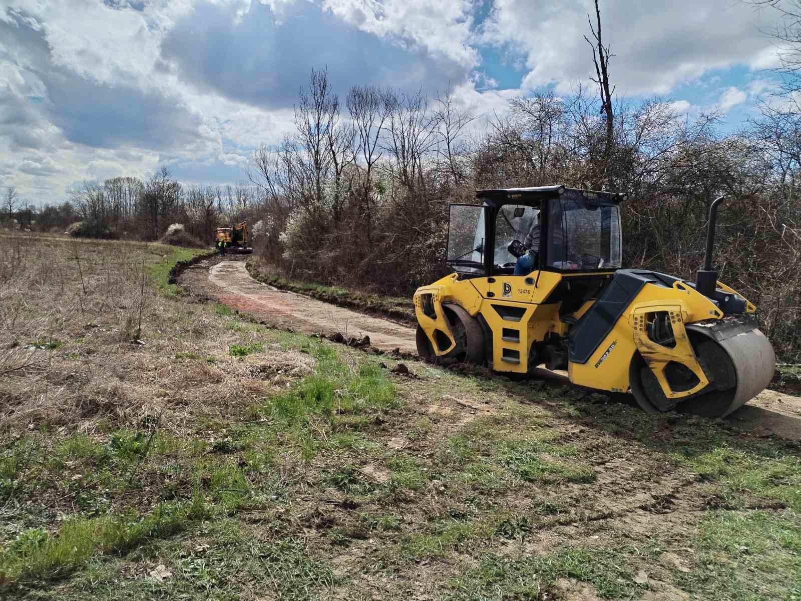  У ТОКУ СУ РАДОВИ НА РЕКОНСТРУКЦИЈИ ВЕЋЕГ БРОЈА УЛИЦА И НЕКАТЕГОРИСАНИХ ПУТЕВА